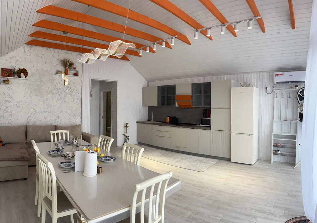 Уютный дом с бассейном