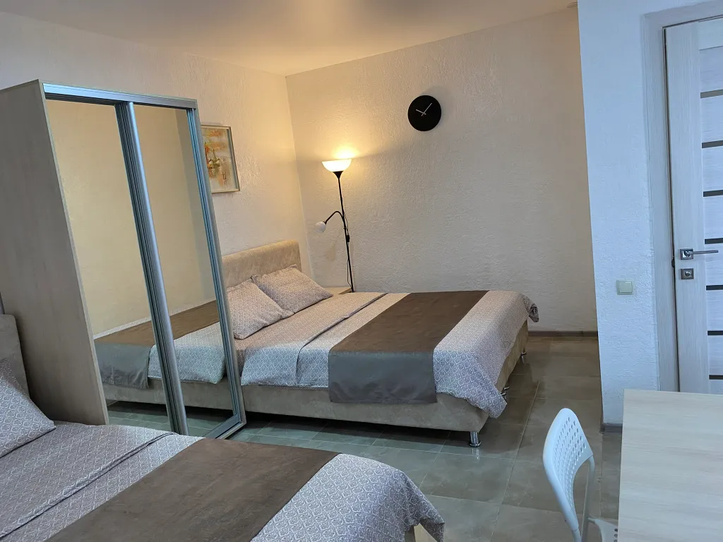 Квартира Семейная студия с террасой 1 этаж — аренда посуточно в Оленевка