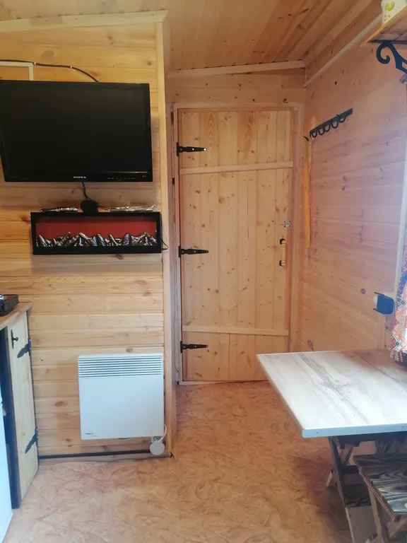 Домик рядом с Каменным городом и Столбами Усьва