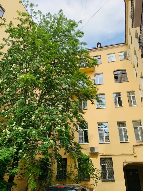 Квартира с 2 спальнями и балконом
