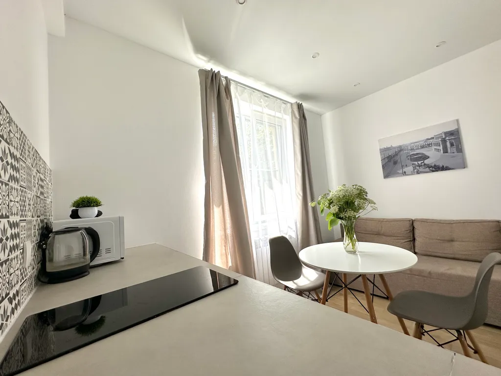 Светлый апартамент столица 2304