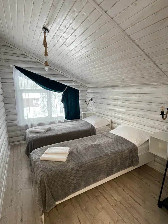 Уютный дом из бревна с 2мя отдельными спальнями