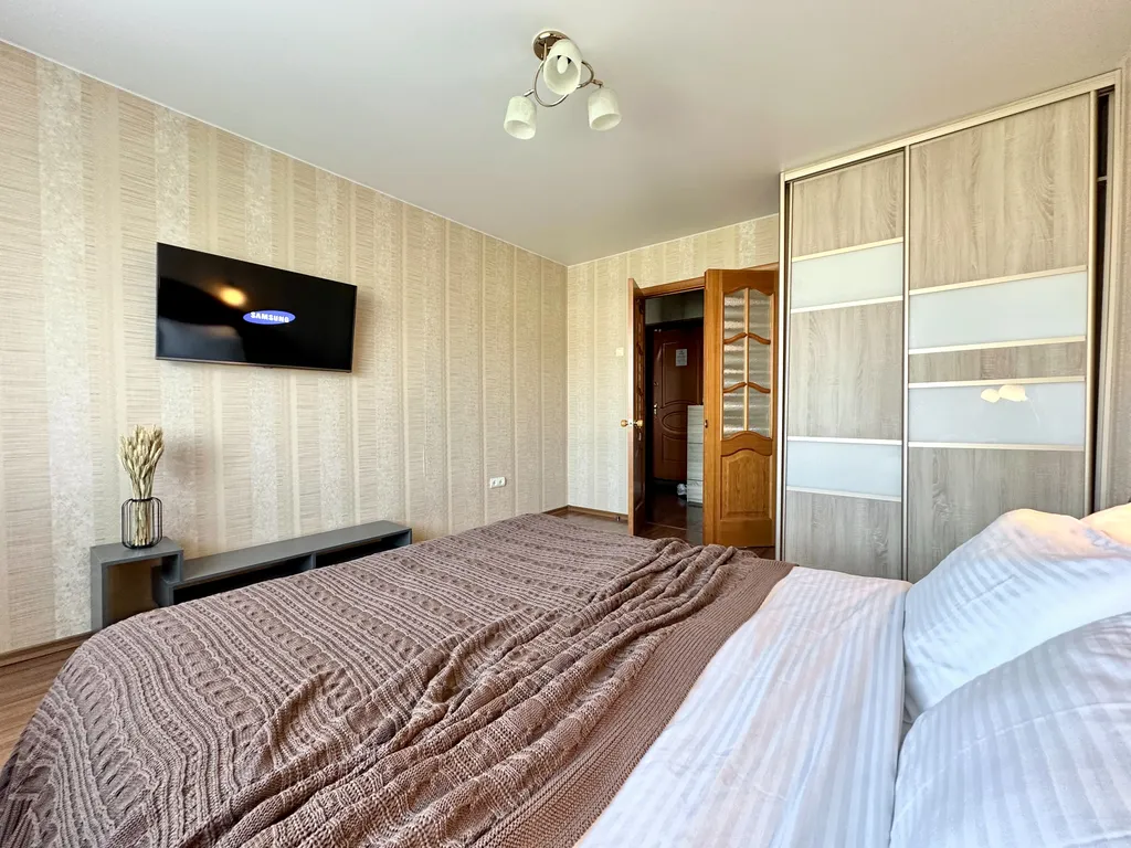 Уютная двухкомнатная на Заре с двумя кроватями