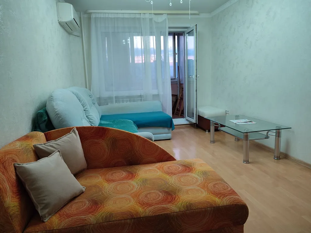 Двухкомнатная квартира возле ТЦ Грин