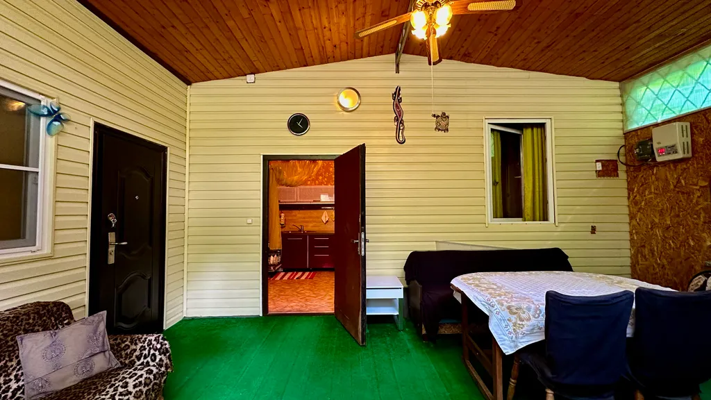 Большой семейный коттедж в Бетте