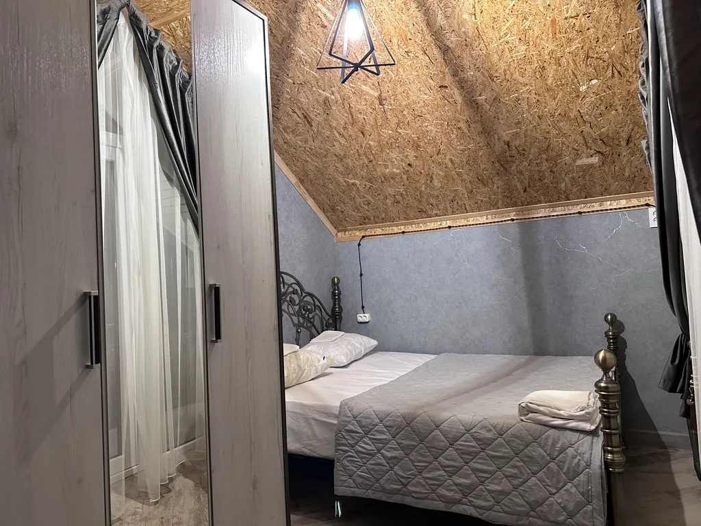 В центре престижного курортного посёлка Хазар