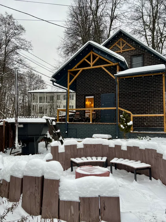 Коттедж Дом с баней на дровах, чаном и уютным двором с лобным местом — Лопатино