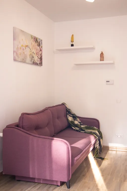 Студия с видом на сосновый лес