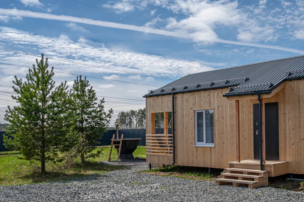 Просторный гостевой хороший дом с горячим банным чаном и баней