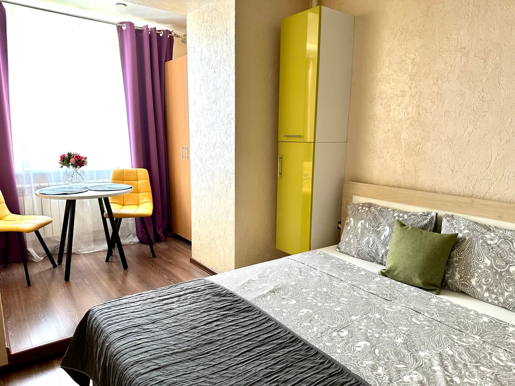 Квартира Яркая студия в новом ЖК — аренда посуточно в Новомосковск