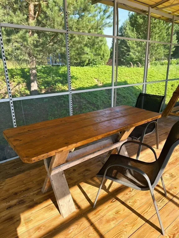 Дом баня на берегу водоема