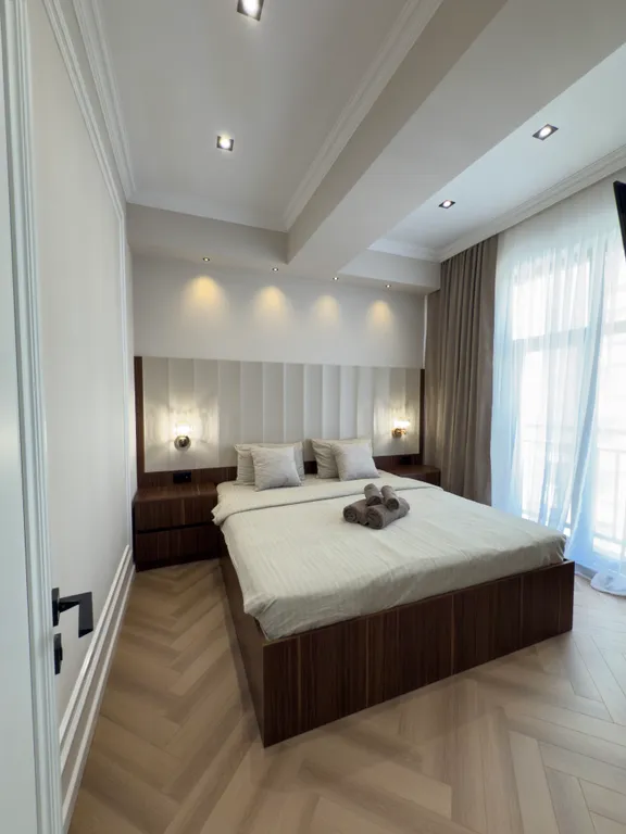 Monna Lisa Apartment on 28 may