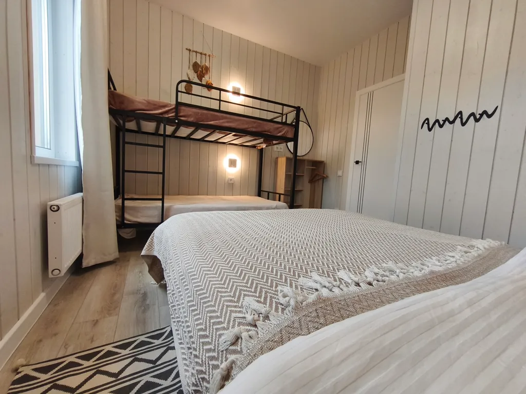 Skandi рыбка загородный дом у пруда в Подмосковье