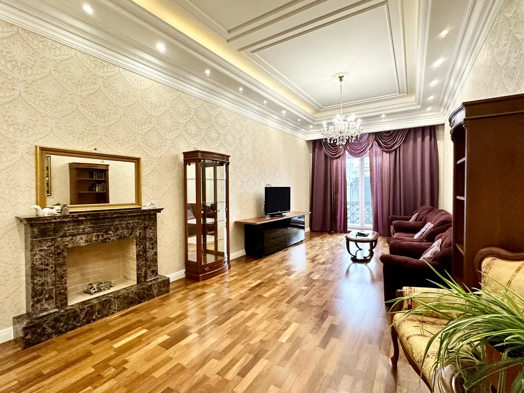 Стильная квартира с балконом и двумя санузлами