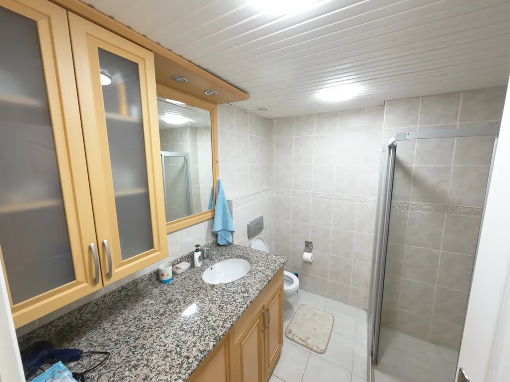 Уютная квартира с видом на бассейн и сад