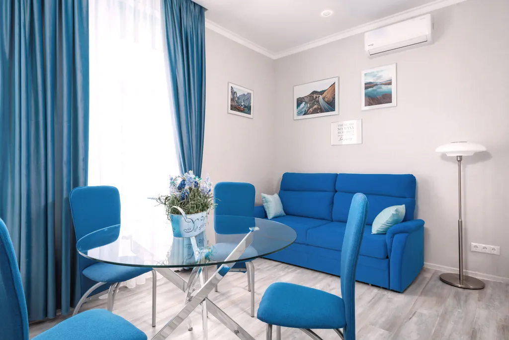 Двухкомнатная квартира с лоджией у моря