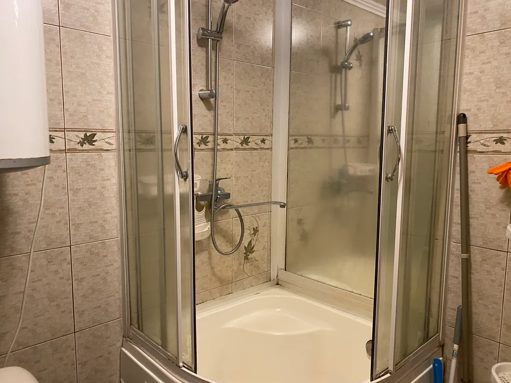 Первая речка, рядом с пляжем на мысе Кунгасный