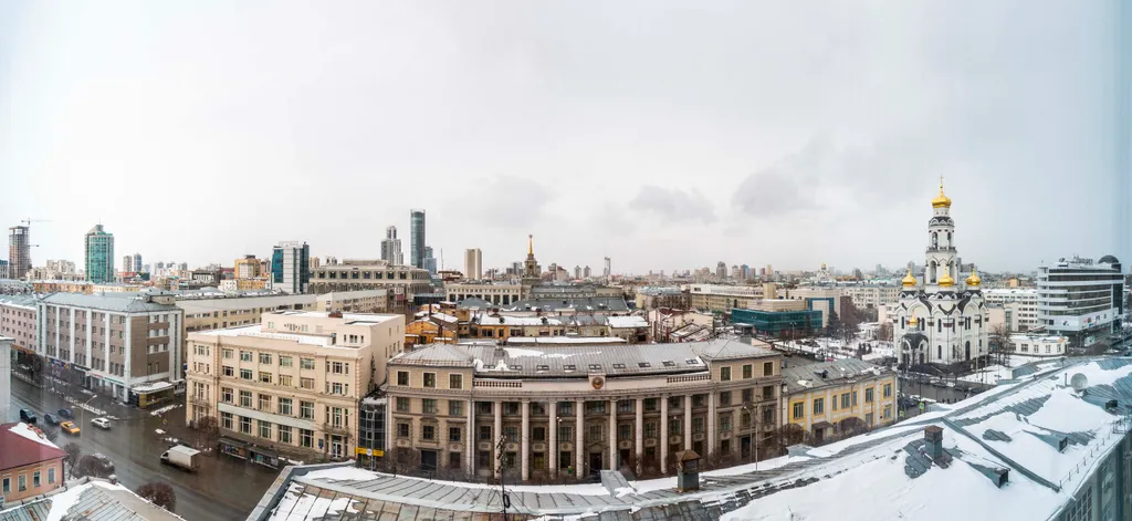 Стильная студия в центре с отличным видом