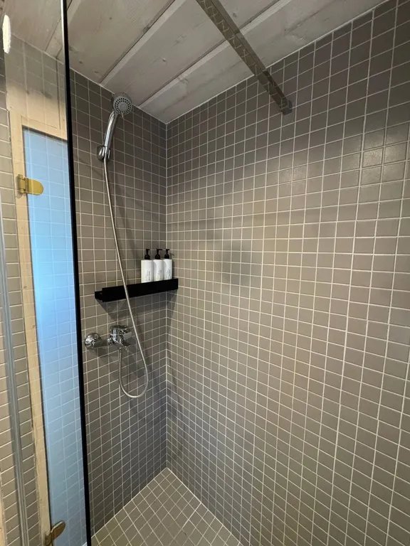 Домик с сауной и видом на реку на первой линии