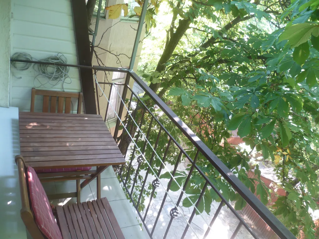 Студия Беш Чам