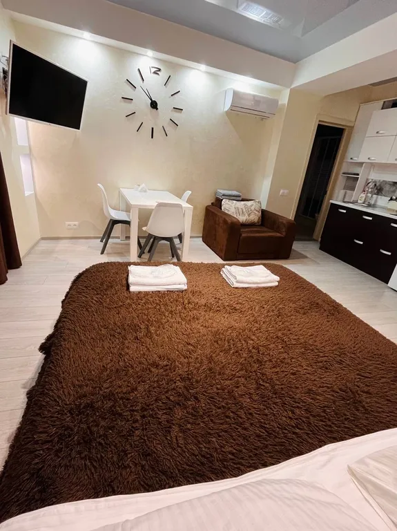 Апартаменты с бассейном на крыше дома