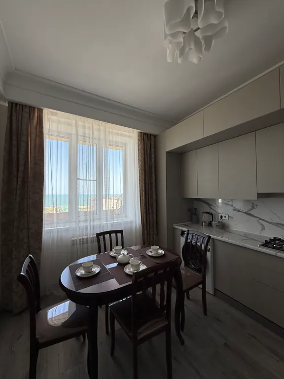 Уютная квартира в центре города, с изумительным видом на море