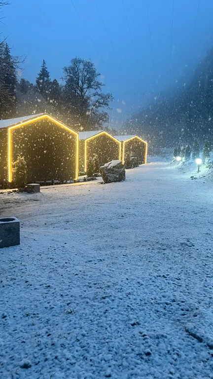 Коттедж с видом на реку и горы (1)