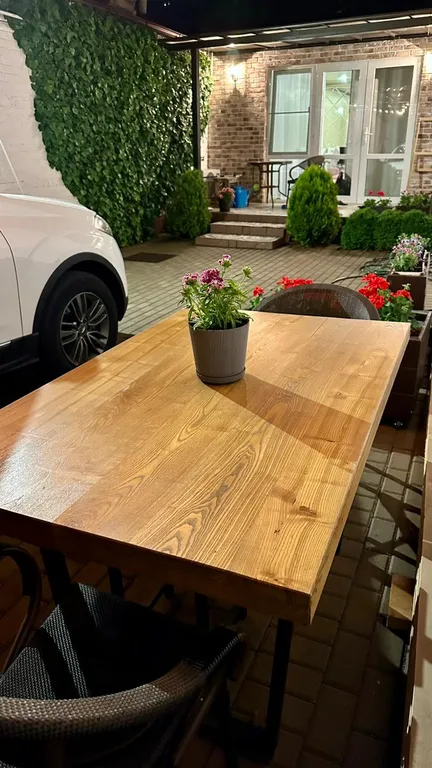 Уютный дом с двориком в центре города