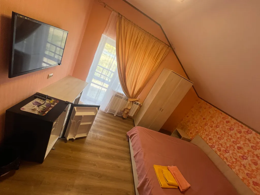 Коттедж Уютный коттедж с бассейном — Южная Озереевка