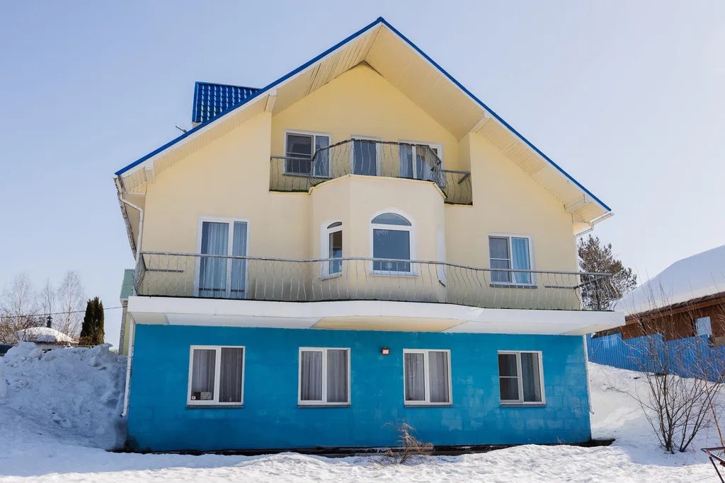 Дом с бассейном и сауной