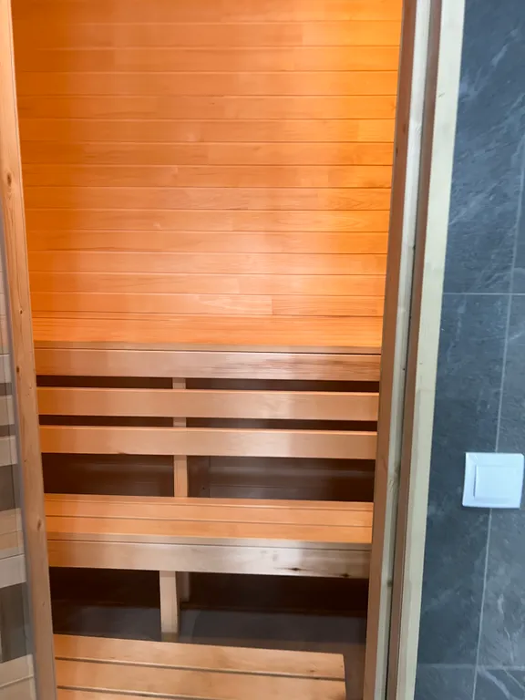 Коттедж Современный классный дом с сауной — Прилесный