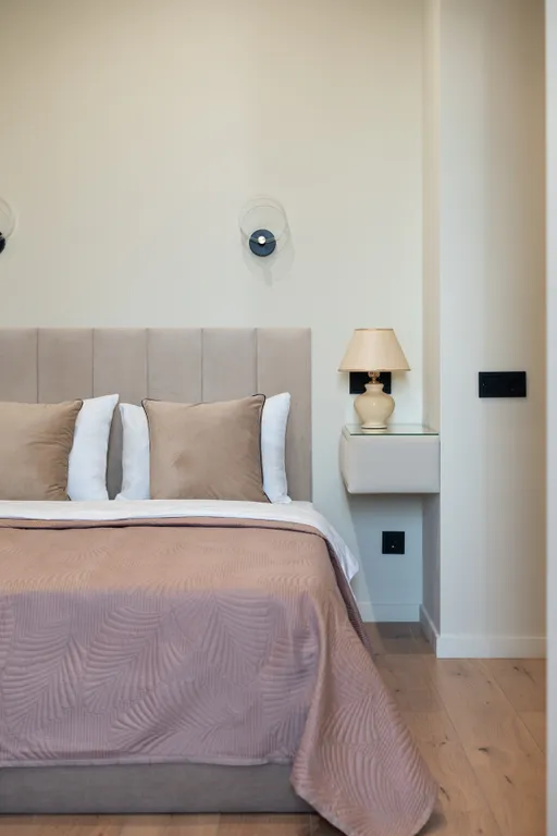 Просторная дизайнерская квартира с видовой терассой на берегу моря