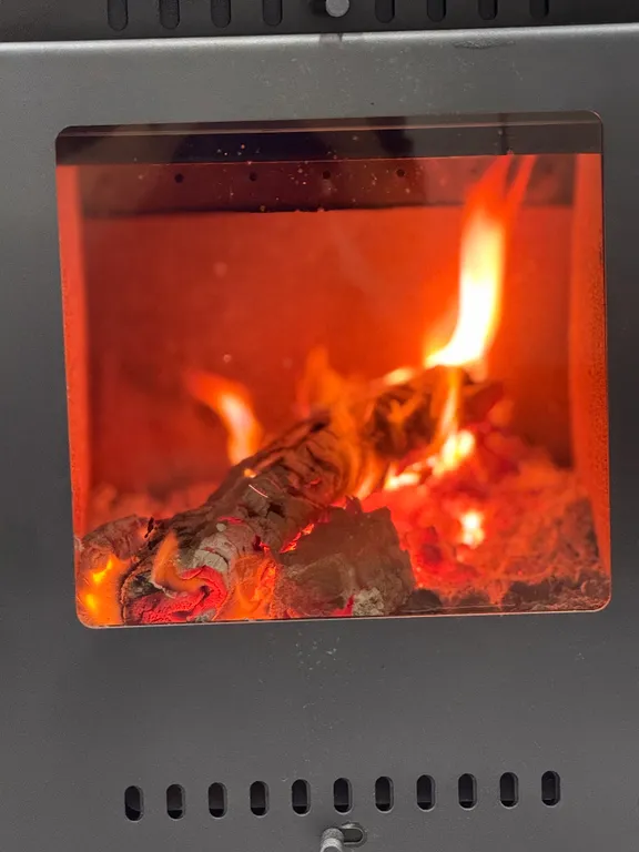 Домик у ручья Красная поляна