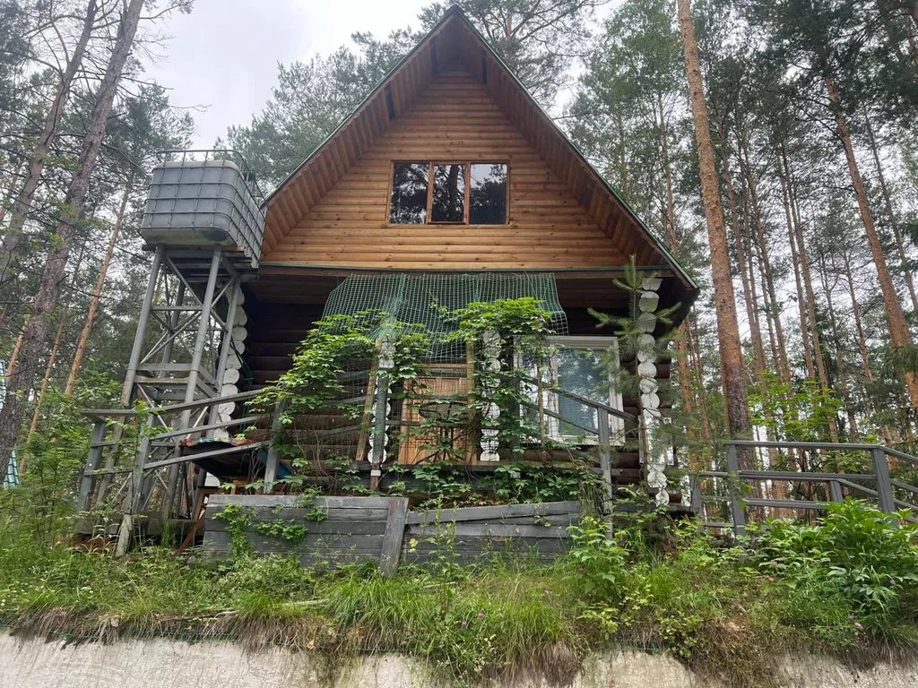 Дом на холме в лесу у реки (2)