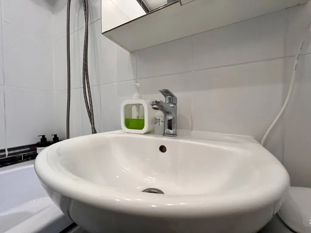 Квартира Уютная светлая студия, центр, ТЦ Вояж, парковка, кафе, аквапарк источник — Тюмень