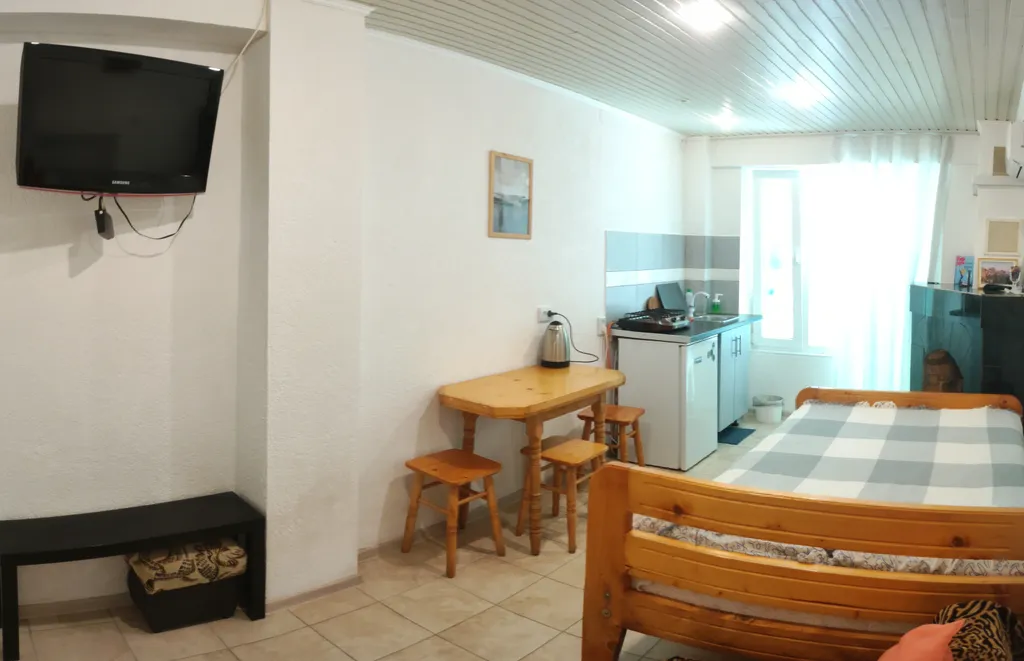 Бюджетный номер с кухней и санузлом