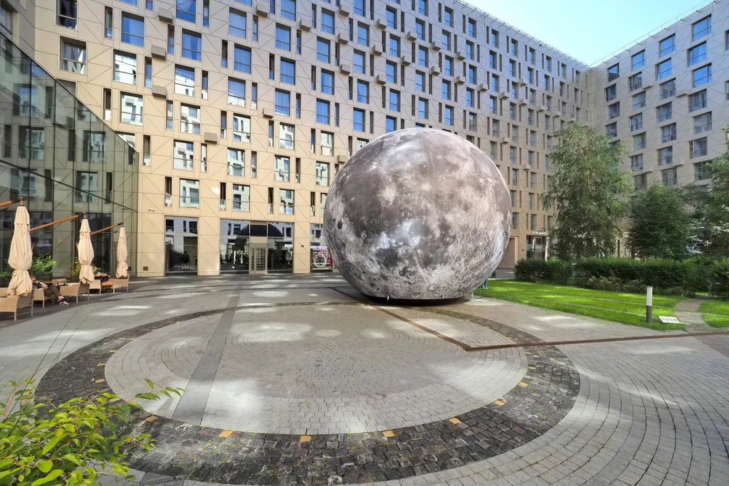 Друзья на Марата