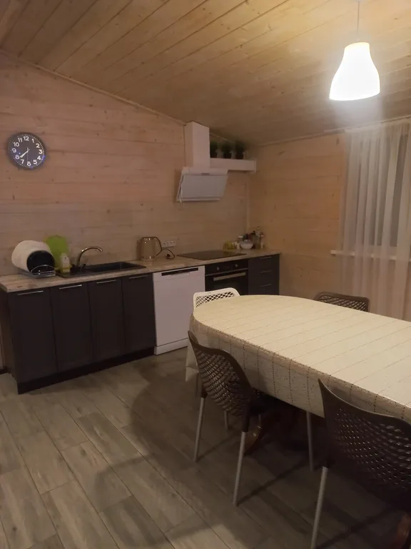 Домик у озера