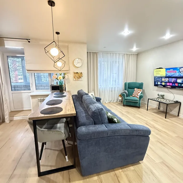 Квартира Уютнaя, солнечная квaртира в новoм домe, рядом с ФОК — аренда посуточно в Бор