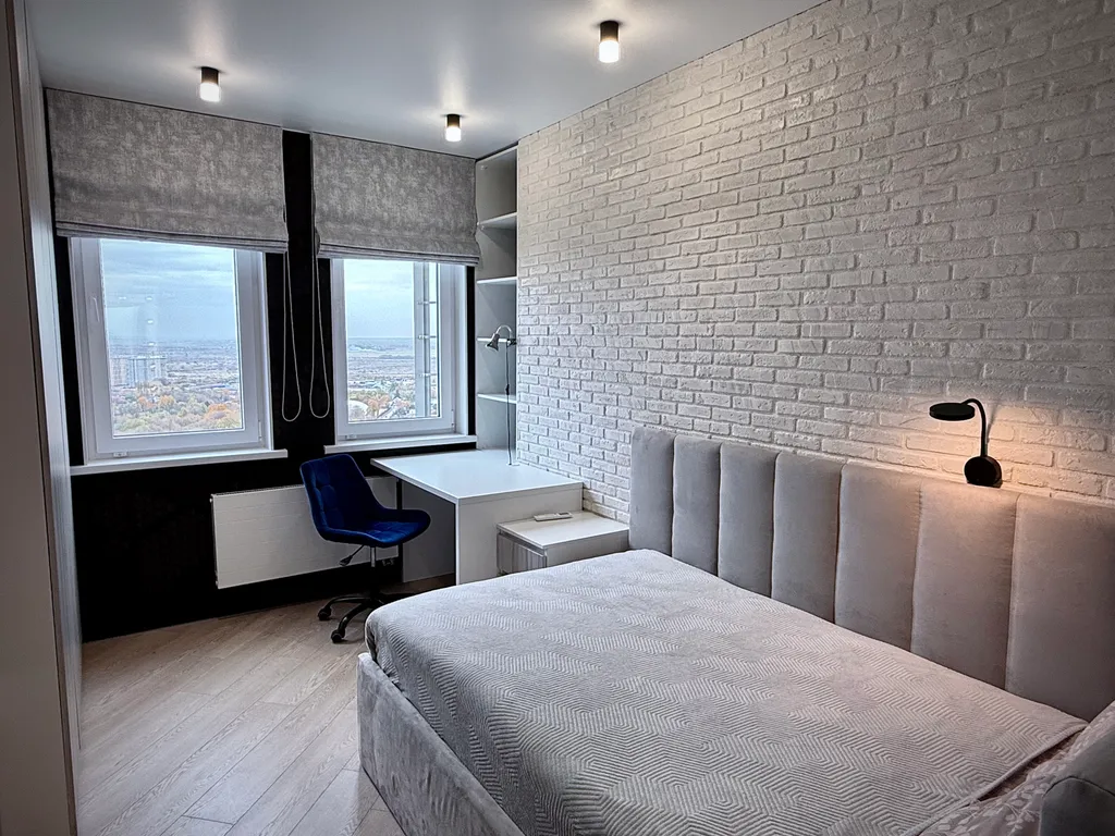 Уютная квартира с панорамными окнами