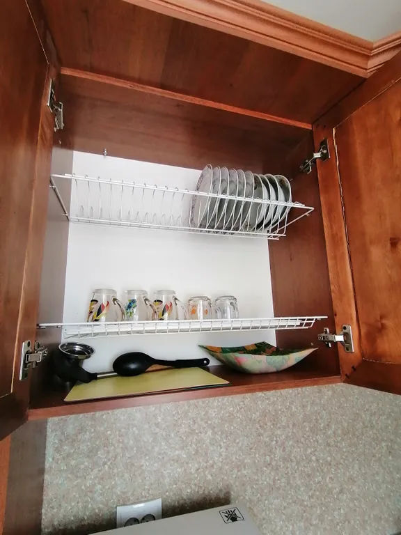 В самом центре города уютная двух комнатная квартира.