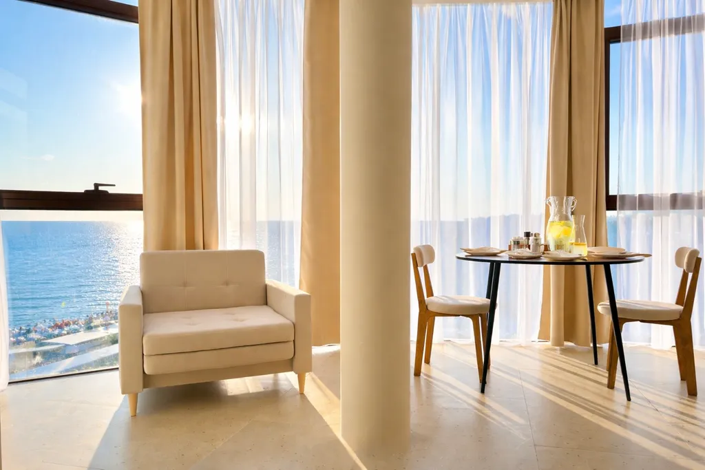 Люкс с панорамным видом на море