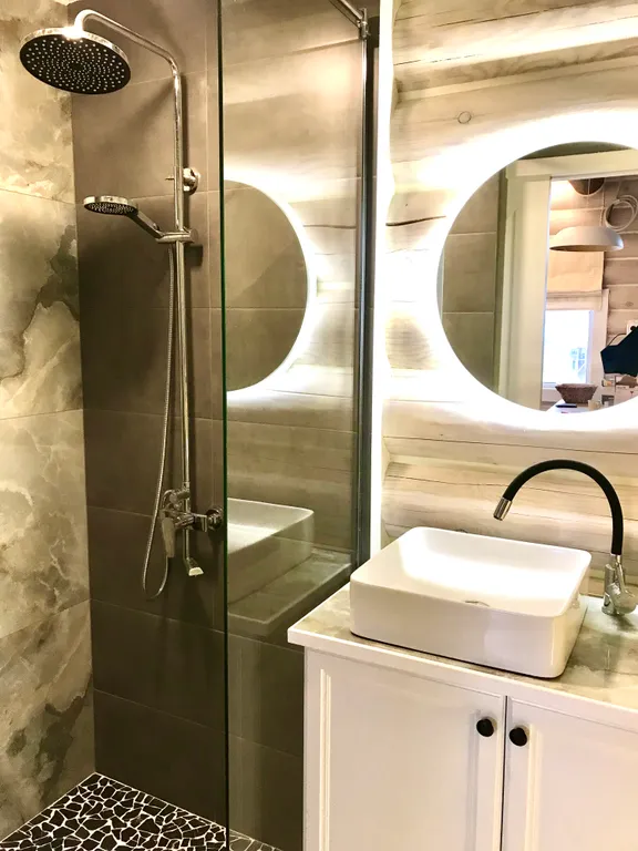 Дом на скале с видом на залив