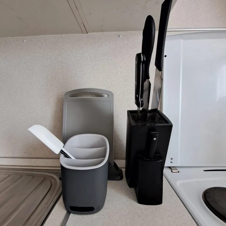 Дом с качелями