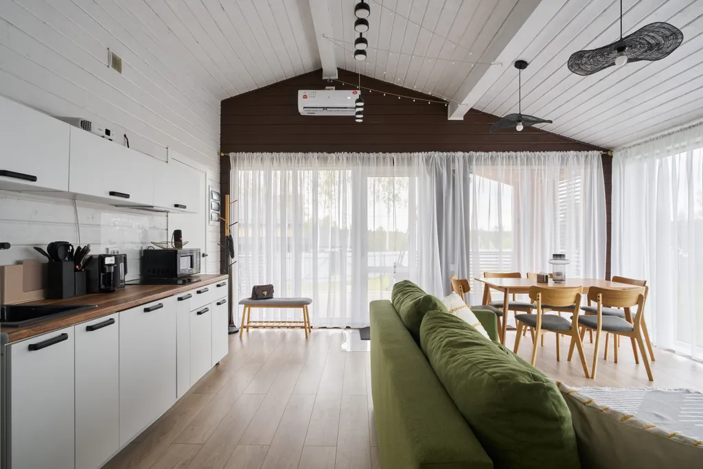 Панорамный дом у озера Сенеж рядом с банным комплексом