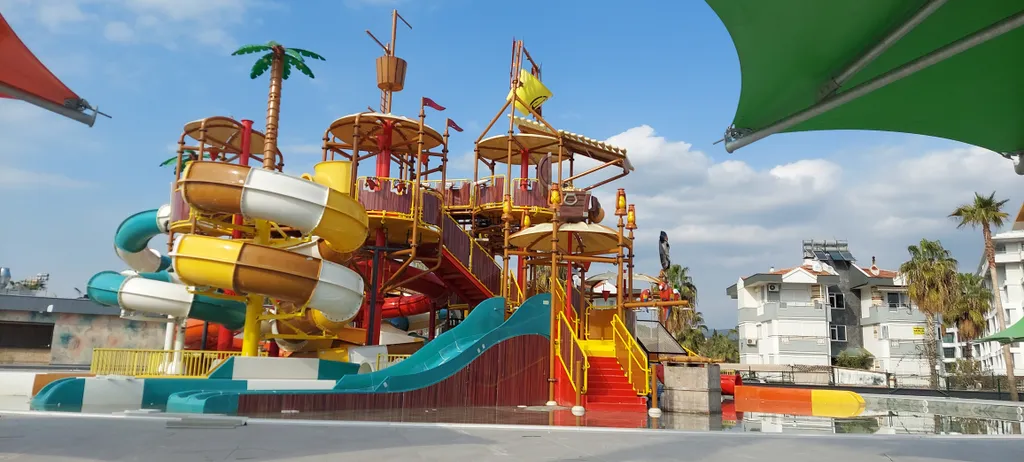 Квартира 1+1 в Azura World c видом на бассейн и аквапарком