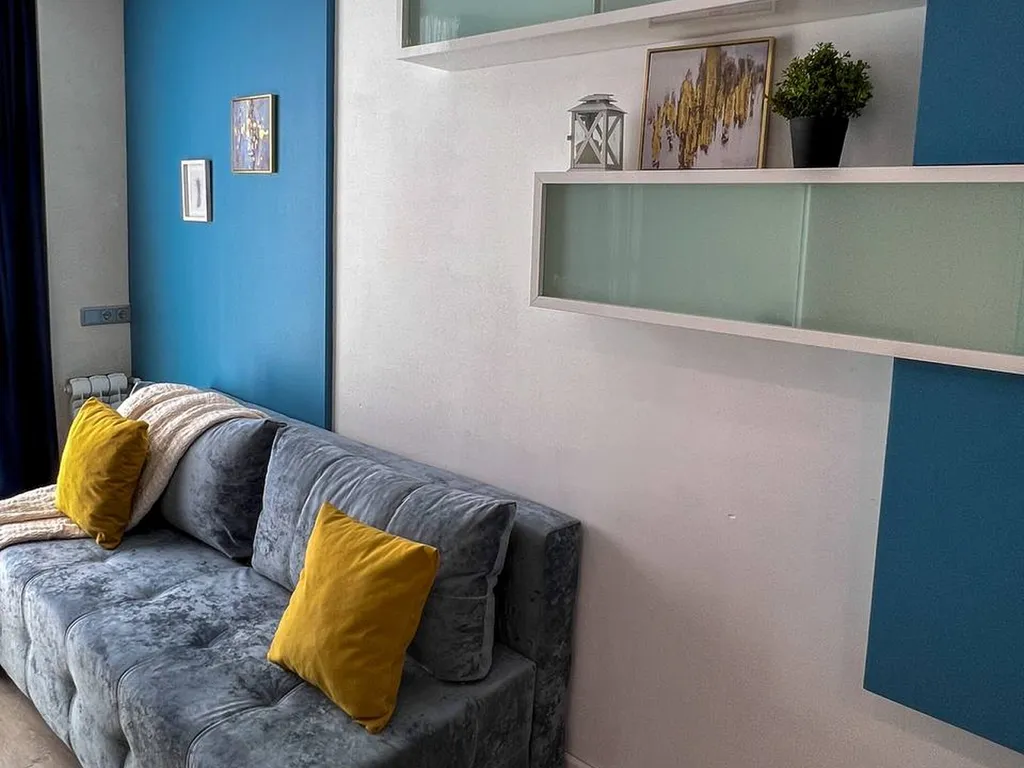 Современная квартира с панорамным видом на Волгу (Уютный Дом)