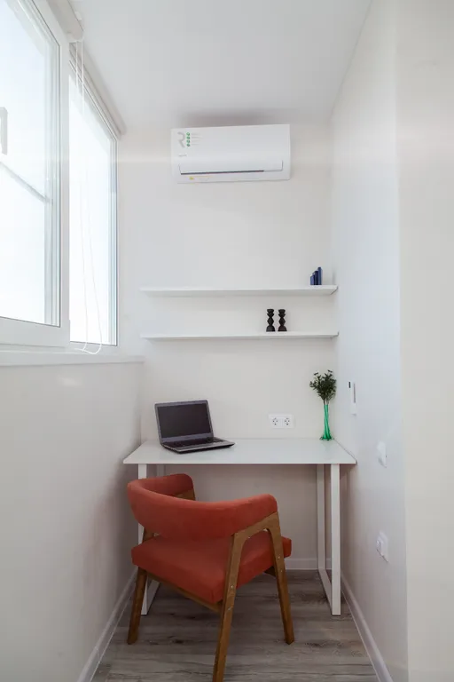 Студия с дизайнерским ремонтом