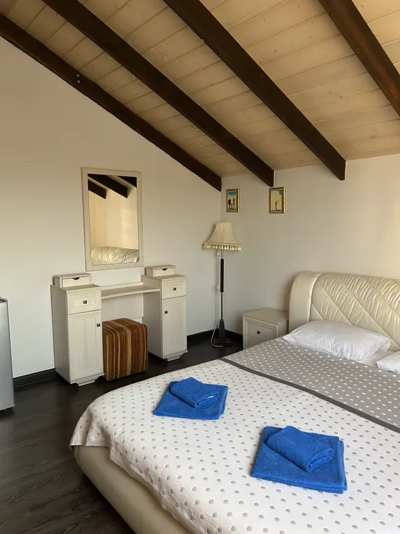 Квартира Двухкомнатный семейный номер с двумя спальными на берегу моря — аренда посуточно в Лдзаа