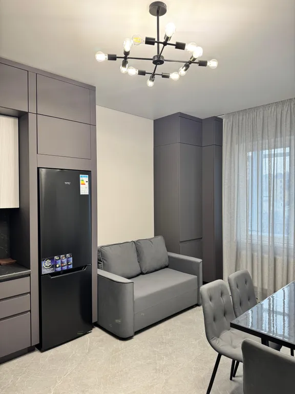 Двухкомнатная просторная квартира с панорамным видом на парк в центре